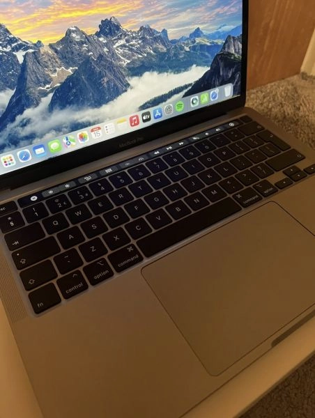 Apple Macbook Pro 2020 13” touchbar core i5 1.4GHz 8GB RAM 512GB SSD