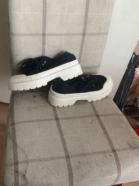 Black and white trainers for ladies
