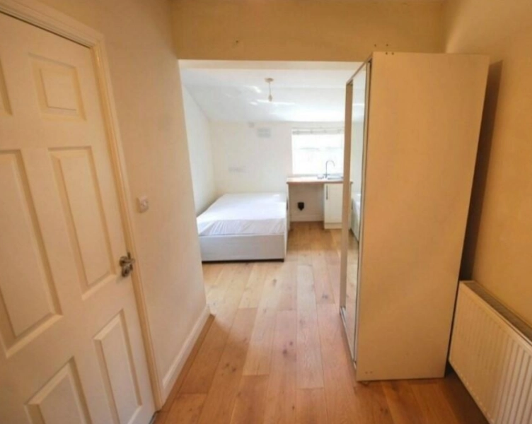Single Bedroom Flatshare, West Kensington, W6