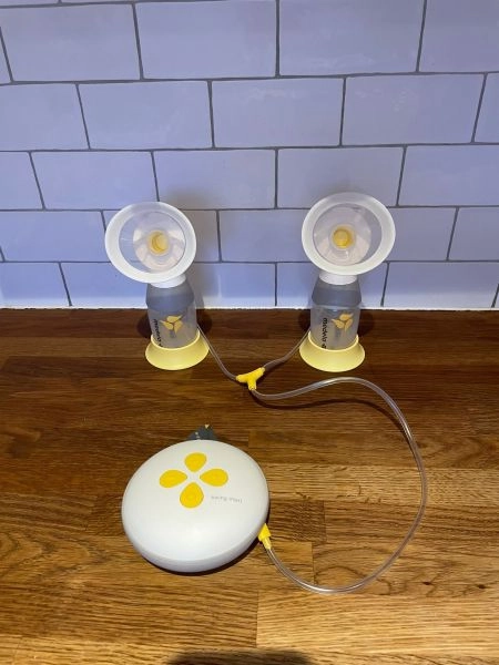 Medela Swing Maxi Double Electric breast pump.- Newest model
