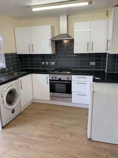 Two bedroom house to rent in the New Cross area.