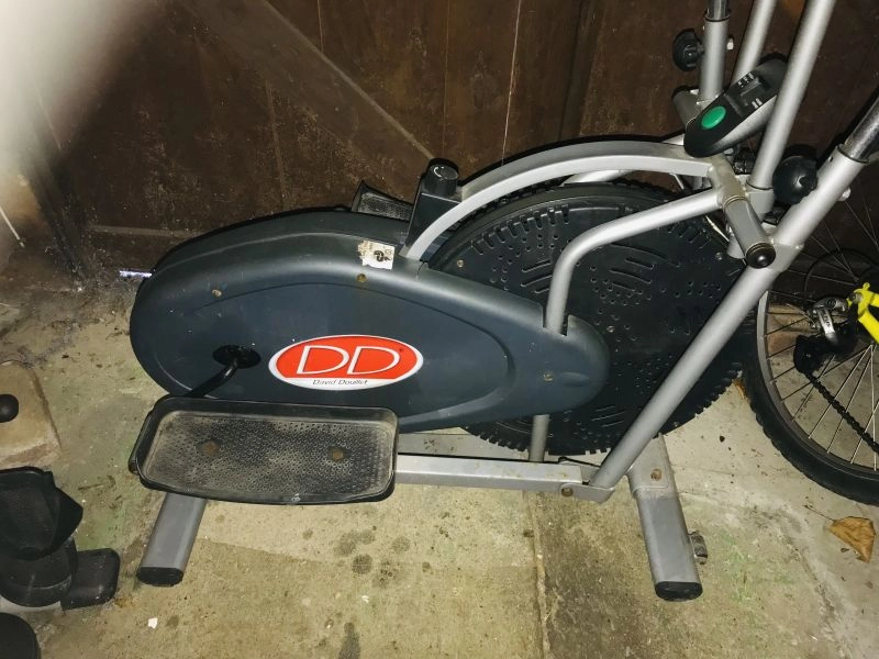 A David douillet cross trainer in excellent condition
