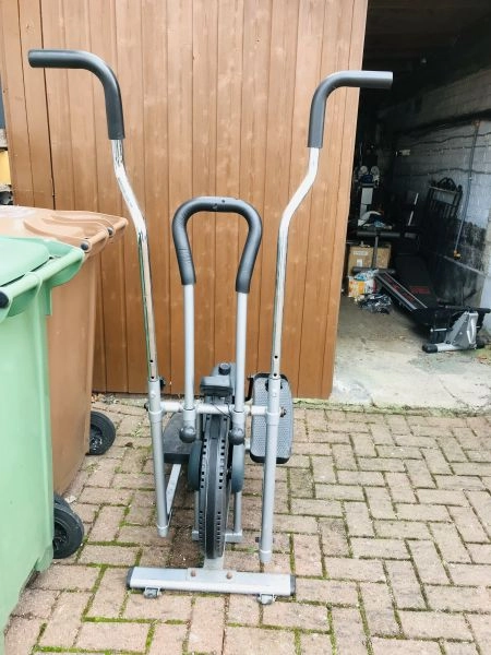 A David douillet cross trainer in excellent condition