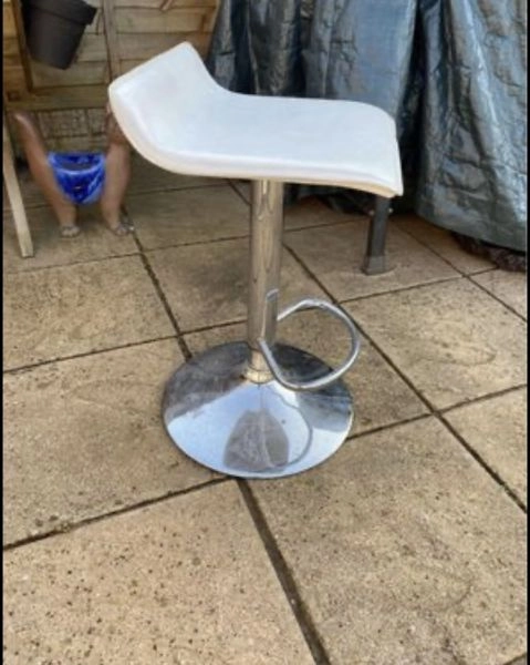 Bar stool [adjustable] x 2
