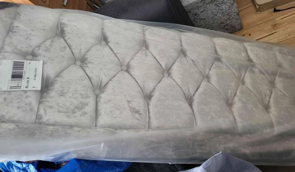 SILVER, CRUSHED VELVET, 20" HEADBOARD, DOUBLE BED SIZE [BNWT]