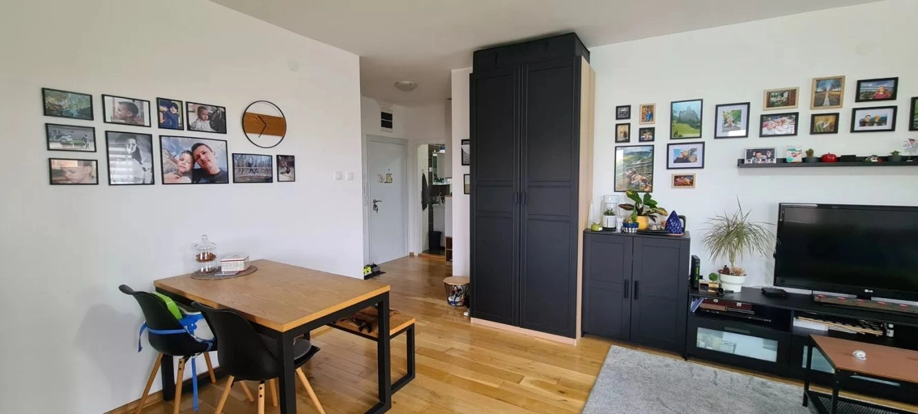 Three-room apartment for sale, Presernova, €127,000, 61m²