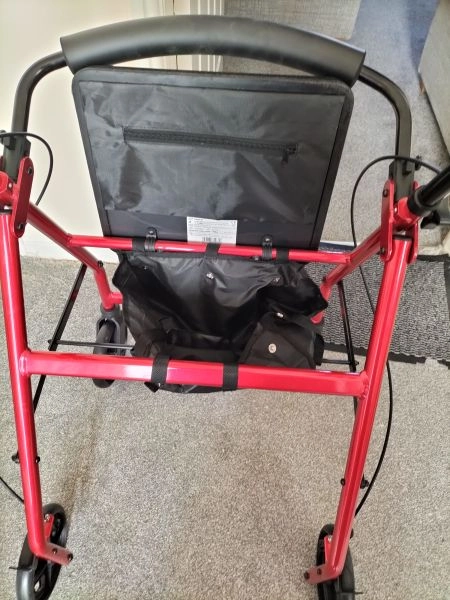 Rollator mobility walker