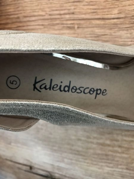 Kaleidoscope Ladys gold heels