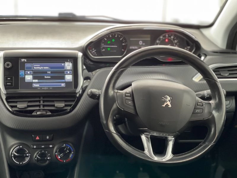 Peugeot 208 ALLURE 5-Door 2015