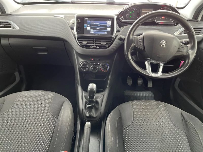 Peugeot 208 ALLURE 5-Door 2015