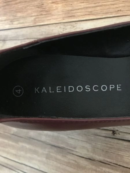 Kaleidoscope Plum with gold trim on heel