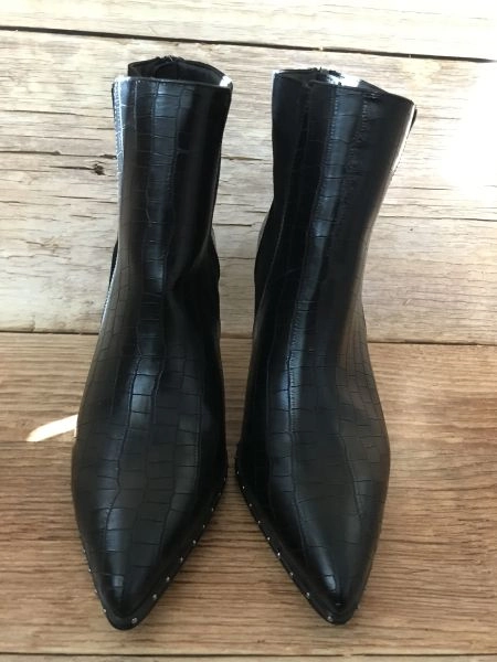 Star julien macdonald pointed toe boots
