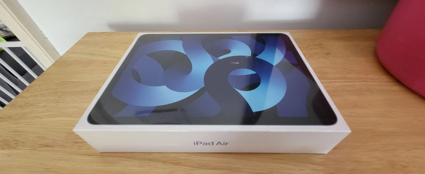Apple ipad air 2022 256gb, 5g unlocked brand new sealed