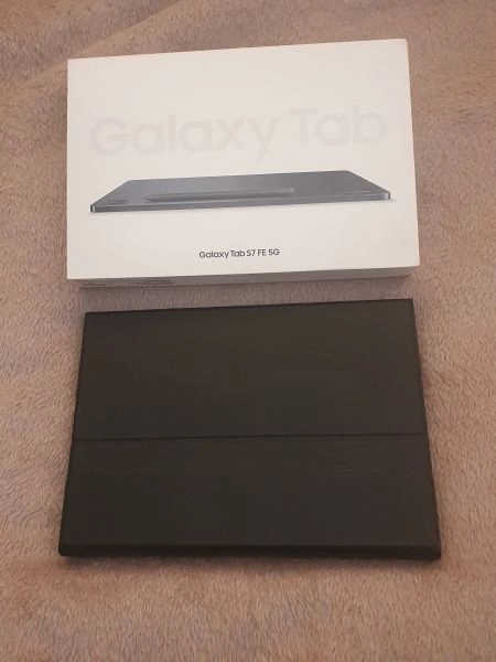 Samsung Galaxy Tablet S7 FE 5G Tablet with keyboard