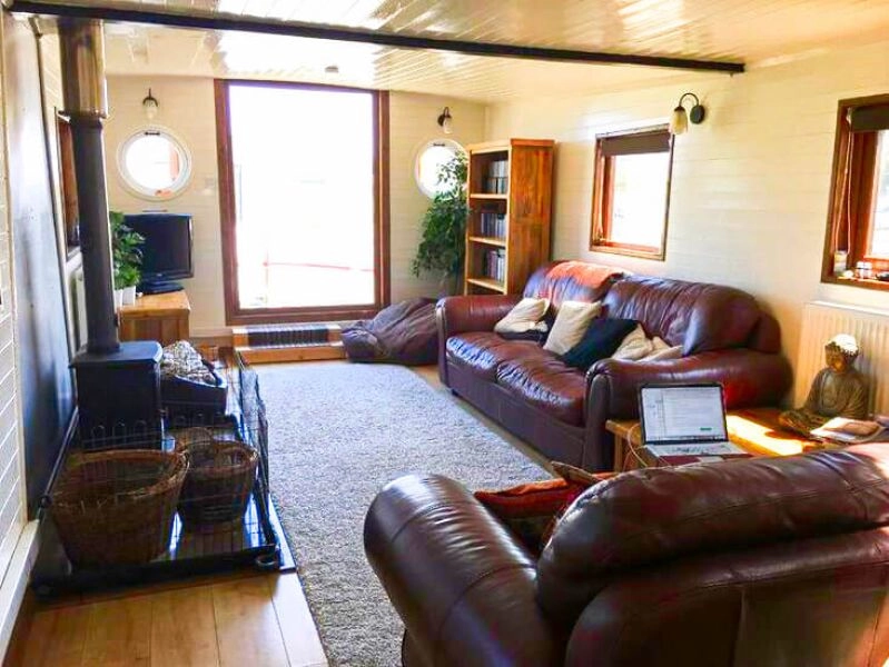 Outstanding Houseboat - Persevere1