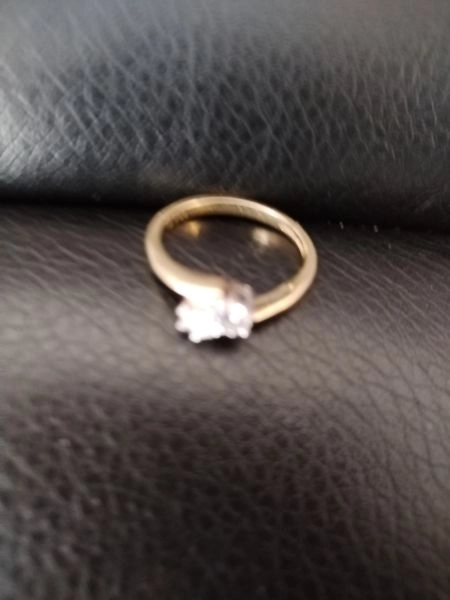 18ct gold 2 stone diamond ring .33