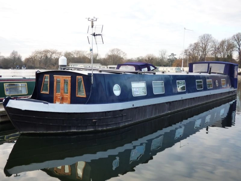 Fantastic chance to own this floating home