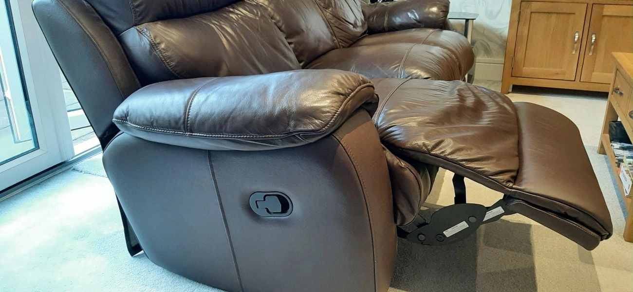 3 SEATER LEATHER RECLINER SOFA
