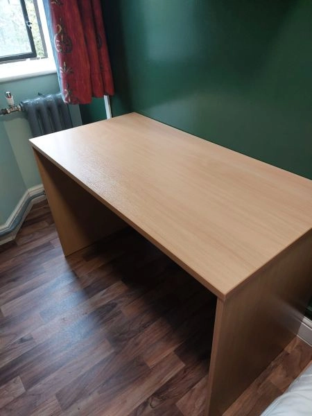 Excellent Condition Wooden Desk