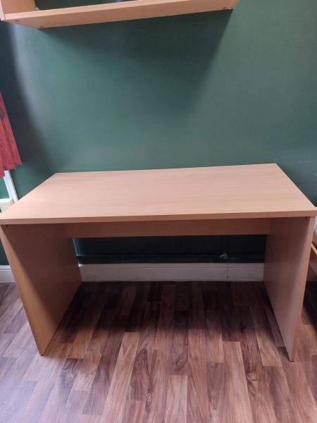 Excellent Condition Wooden Desk