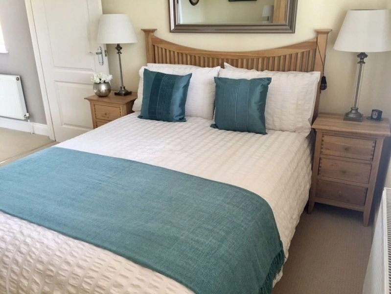 WILLIS & GAMBIER 'Esprit' Solid Oak King Size Bedroom Furniture - Beautiful & Luxurious