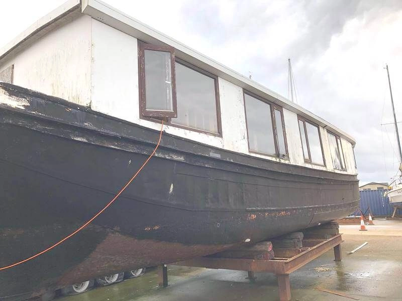 Houseboat for Completion - River Oak