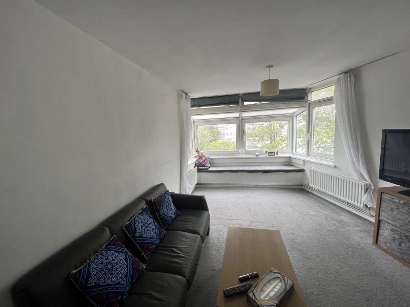 Spacious 1 Bed Flat for sale Clapham