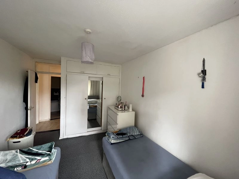 Spacious 1 Bed Flat for sale Clapham
