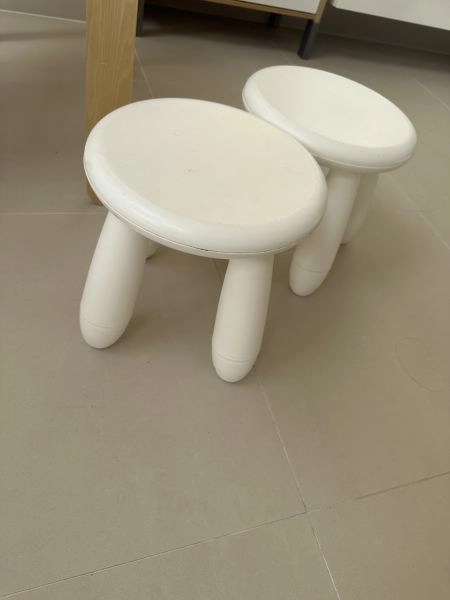 P’kolino table and chairs [+2 x free stools]