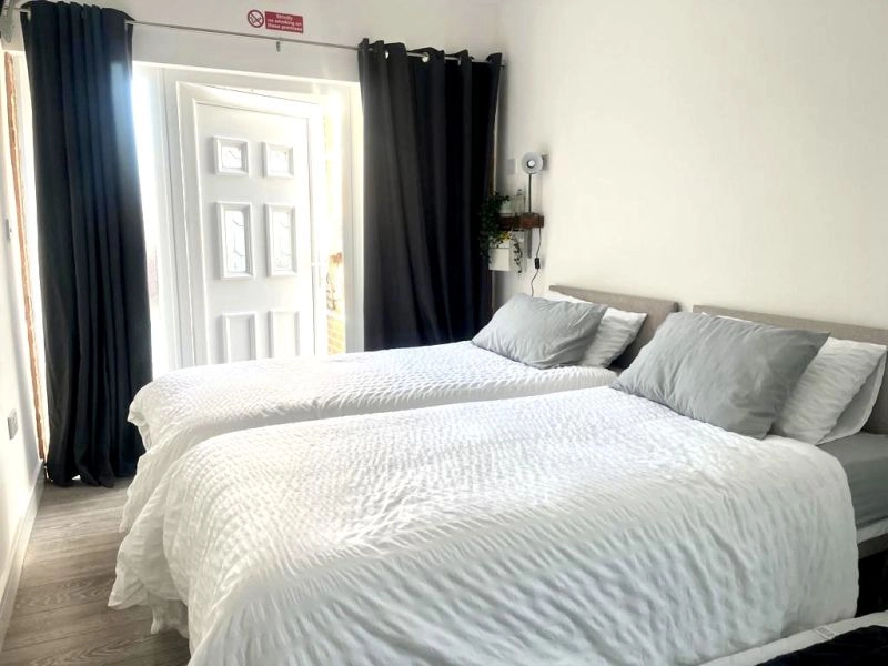 Nice and Cosy Large Studio Near to Luton Airport