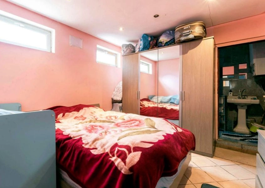 1-bedroom apartment in Logan Cl, East Village, London