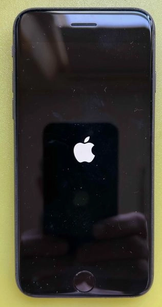 iPhone 8 MQ6G2B/A. Black Unlocked 64gb