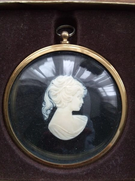Peter Bates Pony Tailed Girl Cameo As New boxed