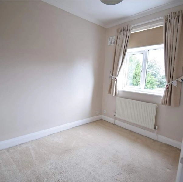 3 Bedroom House to rent in London