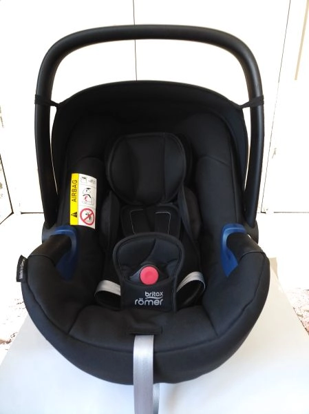 Britax Römer Baby-Safe2 i-Size Car Seat in cosmos black, for ages 0 to 15 months