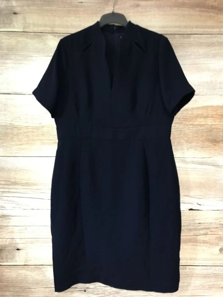Damsel in a Dress Black Short Sleeve Shift Dress