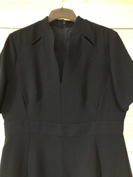Damsel in a Dress Black Short Sleeve Shift Dress