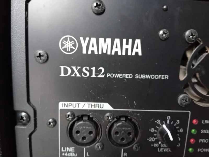 Yamaha dsx12 1000w active bass speaker