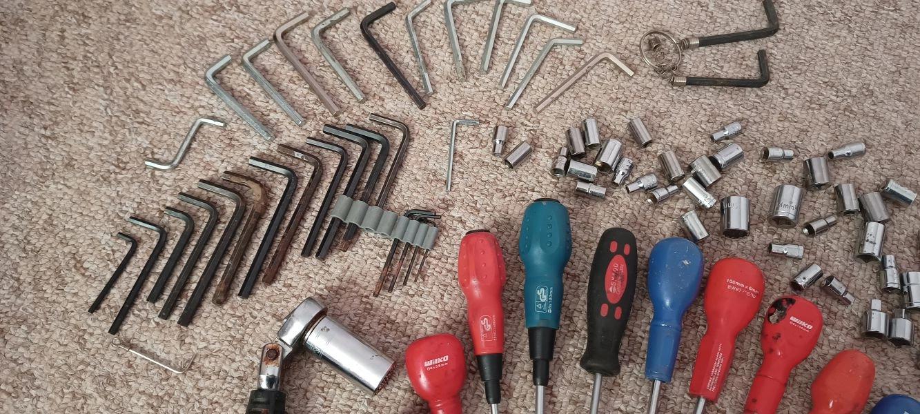 joblot of tools from screwdrivers sockets wrenchs allen hey key set with free postage