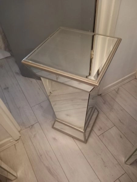 Mirrored lamp.pedestal great condition