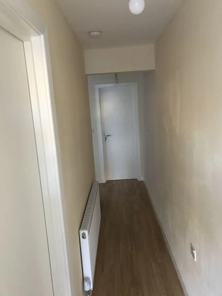 A very clean quiet large room to rent
