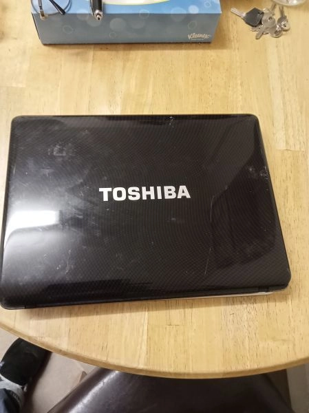 Toshiba note book/ laptop