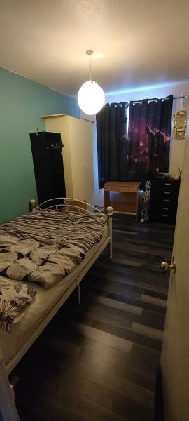 Double Room in Oval