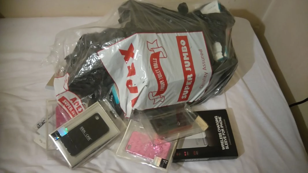 Job lot. 8 bags of new phone cases, Tablet cases & screen protectors