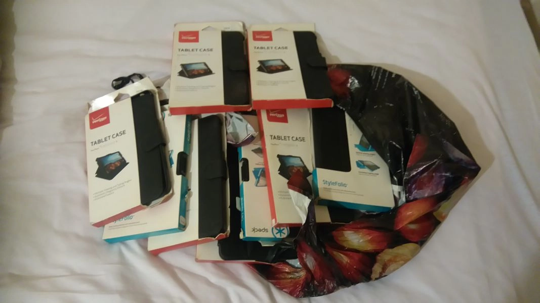 Job lot. 8 bags of new phone cases, Tablet cases & screen protectors