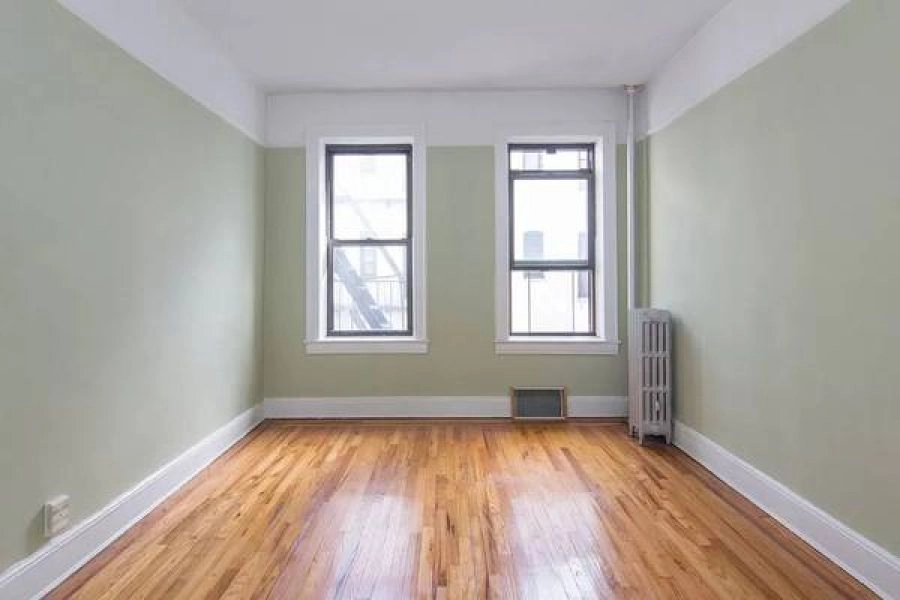 *ROOM ONLY* IN BUDGET W CLOSET, BEAUTIFUL FURNISHED HOME W PARKING [MILL BASIN] for sale in New York City, NY