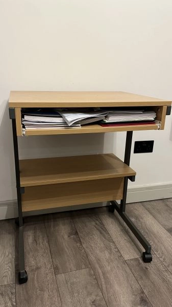 Computer office desk with wheels