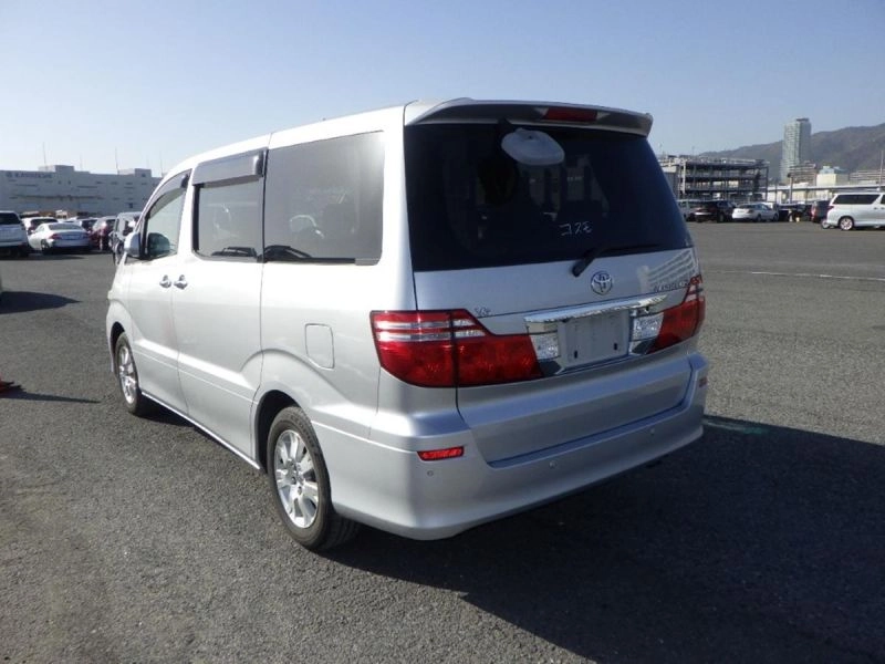 Toyota Alphard campervan By Wellhouse 3.0V6 Auto in Met Silver 2006 59,039 miles LEZ COMPLIANT