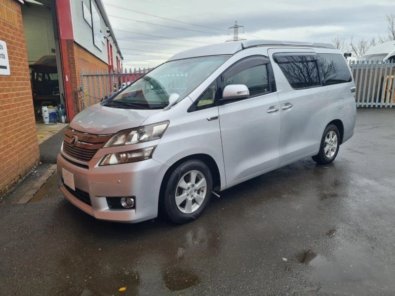 Toyota Vellfire/Alphard campervan By Wellhouse. 3.5V6 280ps 4WD Auto 2012 [New shape] in Silver 38,880 miles