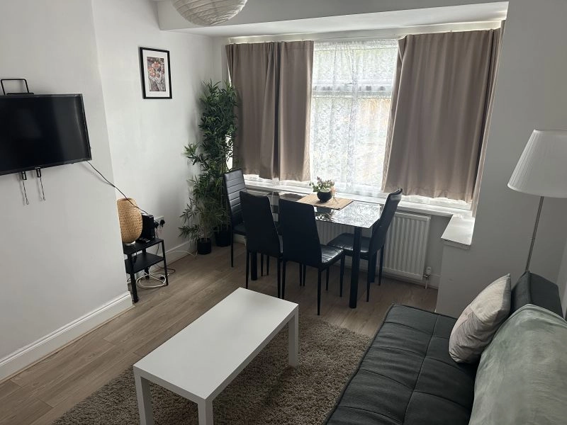 Two Bedroom Maissonette Flat in Brimsdown, Enfield to Rent
